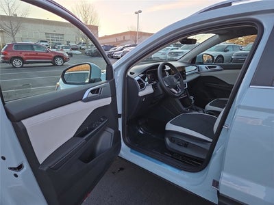 2026 Volkswagen Taos SE