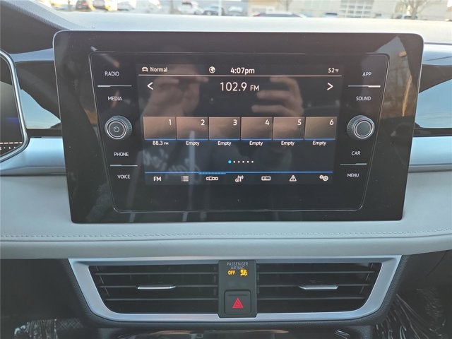 2026 Volkswagen Taos SE