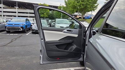 2026 Volkswagen Taos SE
