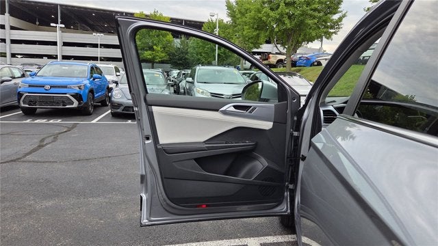2026 Volkswagen Taos SE