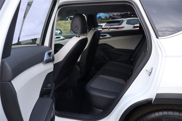 2026 Volkswagen Taos SE