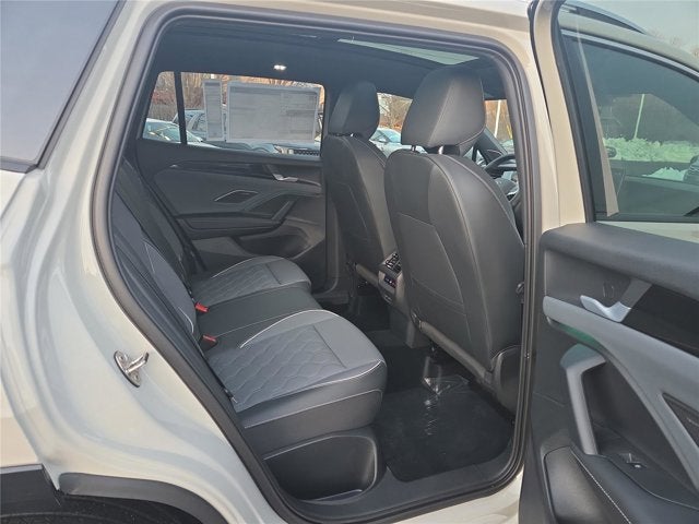 2026 Volkswagen Tiguan SEL R-Line Turbo