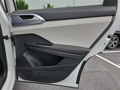 2026 Volkswagen Taos SE