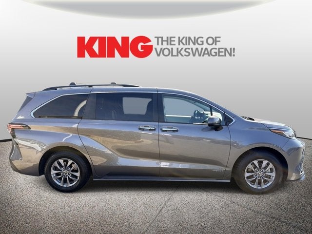 2021 Toyota Sienna XLE