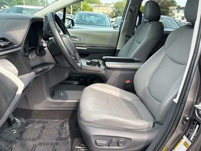 2021 Toyota Sienna XLE