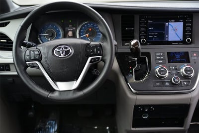 2018 Toyota Sienna XLE Premium