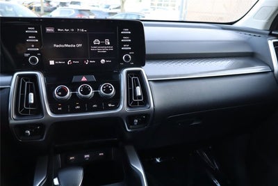 2023 Kia Sorento LX