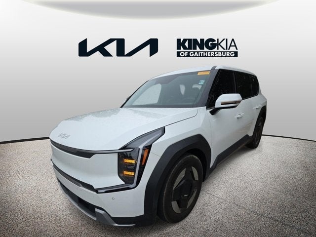 Used 2024 Kia Ev9 Light L/R with VIN KNDAB5S18R6025689 for sale in Gaithersburg, MD