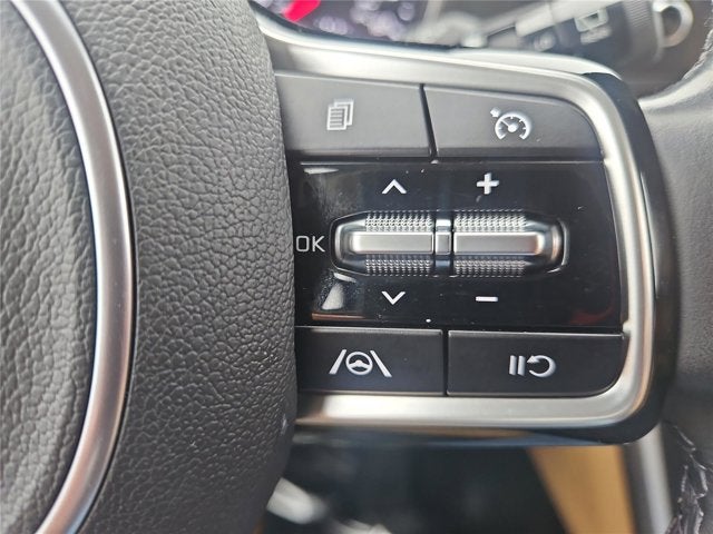 2023 Kia Carnival LX