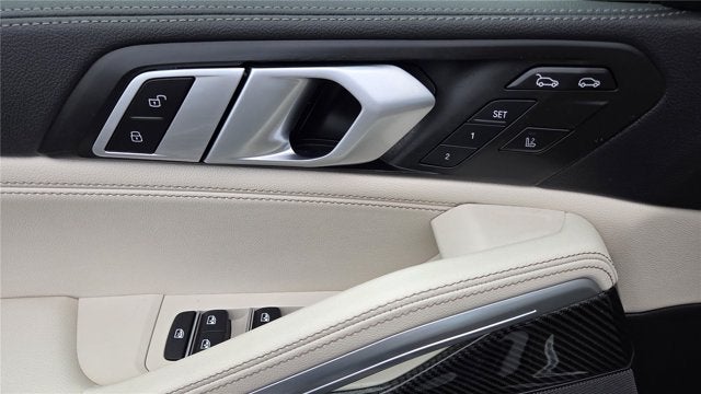 2022 BMW x6 Base