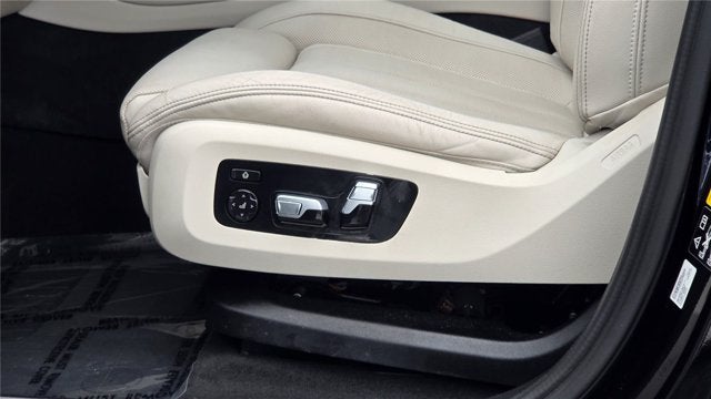 2022 BMW x6 Base