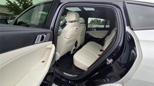 2022 BMW x6 Base