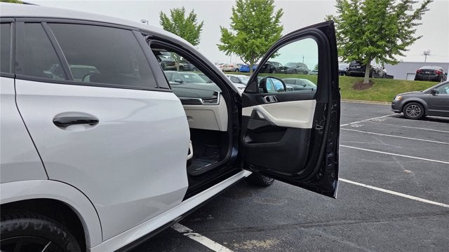 2022 BMW x6 Base