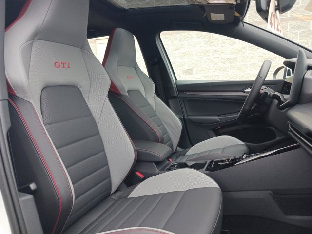 2025 Volkswagen Golf GTI SE