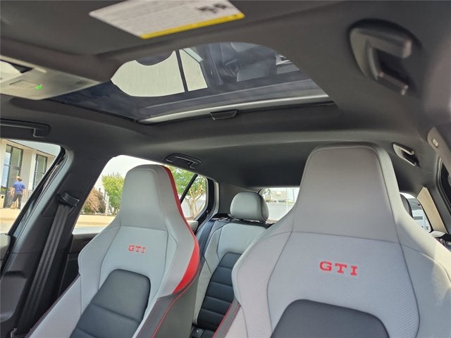 2025 Volkswagen Golf GTI SE
