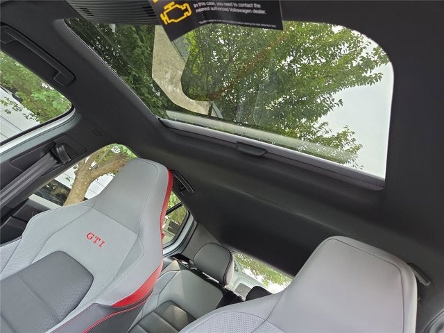 2025 Volkswagen Golf GTI SE