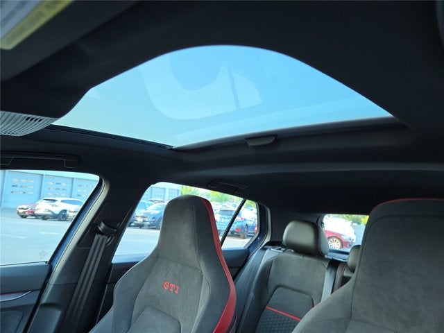 2026 Volkswagen Golf GTI SE